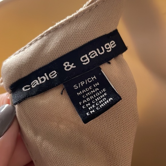 Tan key hole tank top - Picture 5 of 5